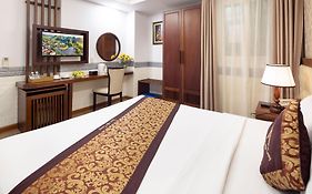 Paris Nha Trang 4*